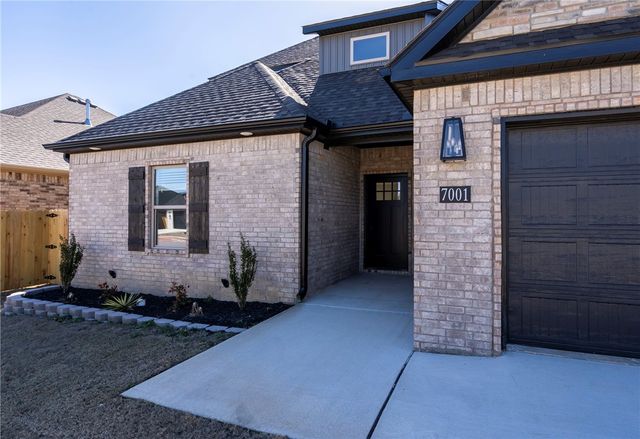 7001 Basswood Avenue, Bentonville, AR 72713