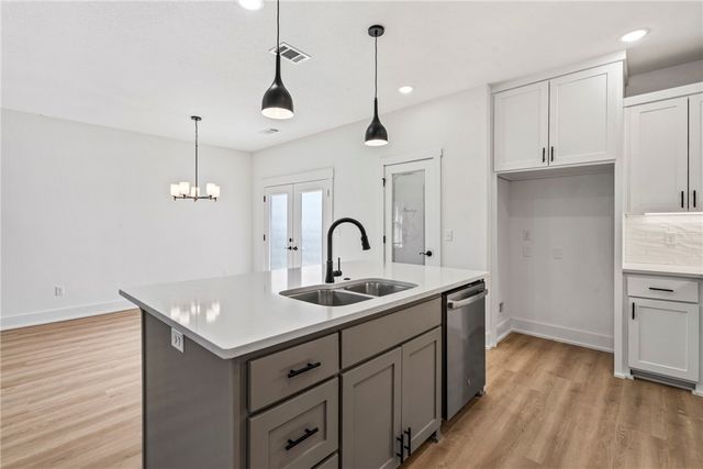 7001 Basswood Avenue, Bentonville, AR 72713