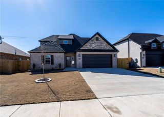 7001 Basswood Avenue, Bentonville, AR 72713