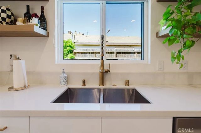 11026 Fleetwood Street, Sun Valley, CA 91352