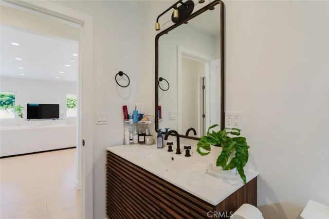 11026 Fleetwood Street, Sun Valley, CA 91352