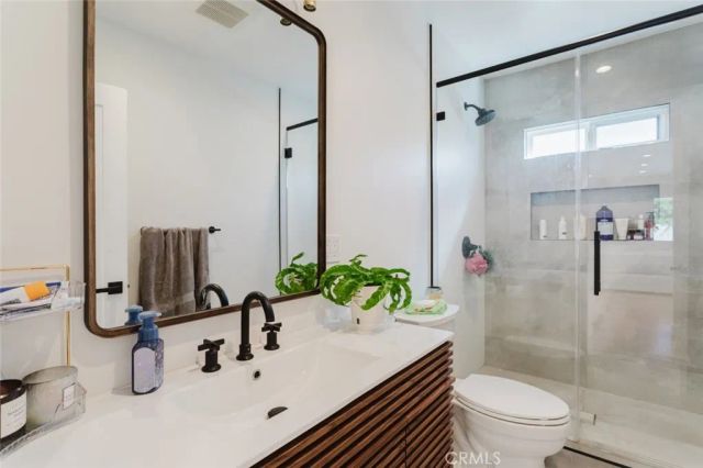 11026 Fleetwood Street, Sun Valley, CA 91352