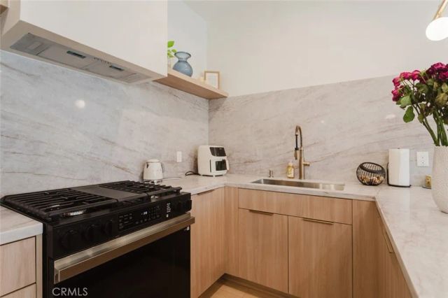 11026 Fleetwood Street, Sun Valley, CA 91352