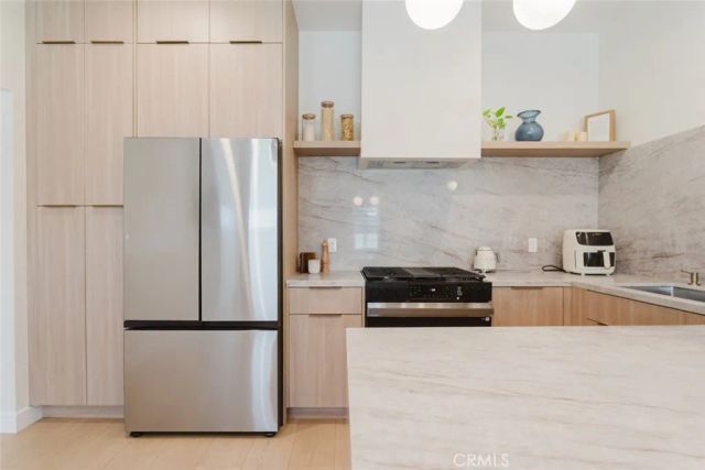 11026 Fleetwood Street, Sun Valley, CA 91352