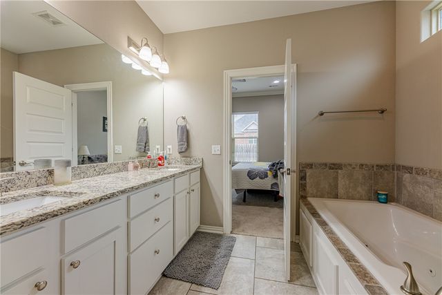 4008 SW Hollyhock Street, Bentonville, AR 72713