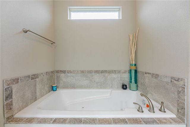 4008 SW Hollyhock Street, Bentonville, AR 72713