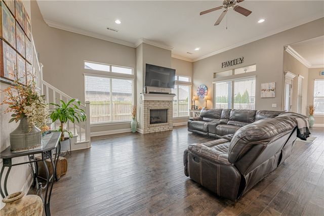 4008 SW Hollyhock Street, Bentonville, AR 72713