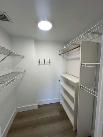 210 Sea View Dr 410, Key Biscayne, FL 33149