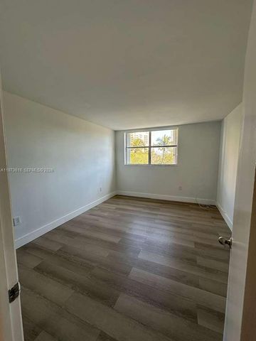 210 Sea View Dr 410, Key Biscayne, FL 33149