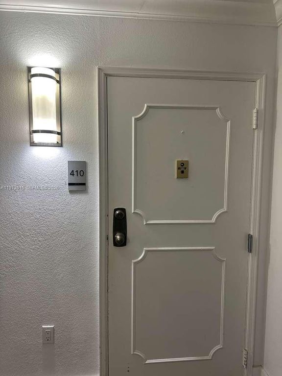 210 Sea View Dr 410, Key Biscayne, FL 33149