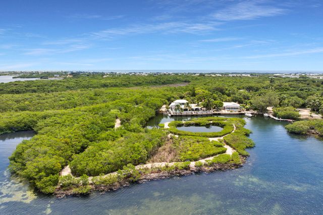 1590 Pelican Pass, Marathon, FL 33050