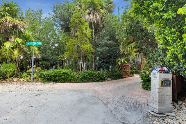 1590 Pelican Pass, Marathon, FL 33050
