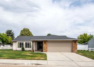 122 Meadowbrook Drive, Nampa, ID 83686