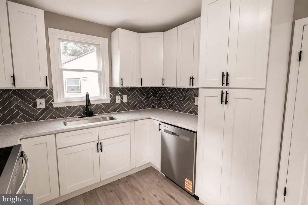 Image 13 of property listing at 7508 KENLEA AVE, Baltimore, MD 21236