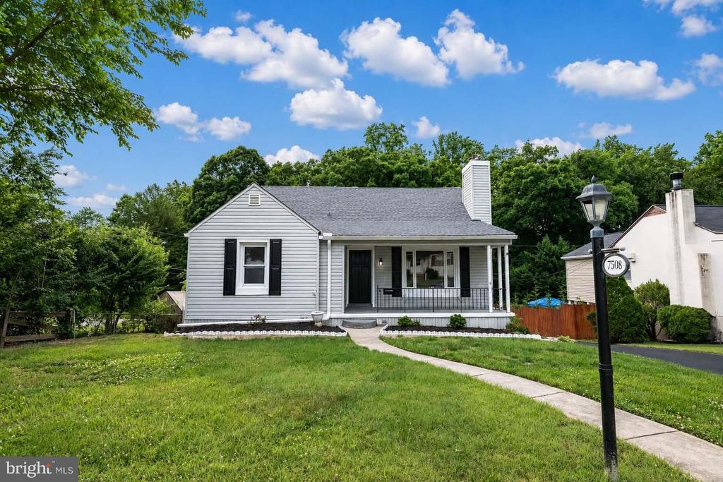 Image 2 of property listing at 7508 KENLEA AVE, Baltimore, MD 21236