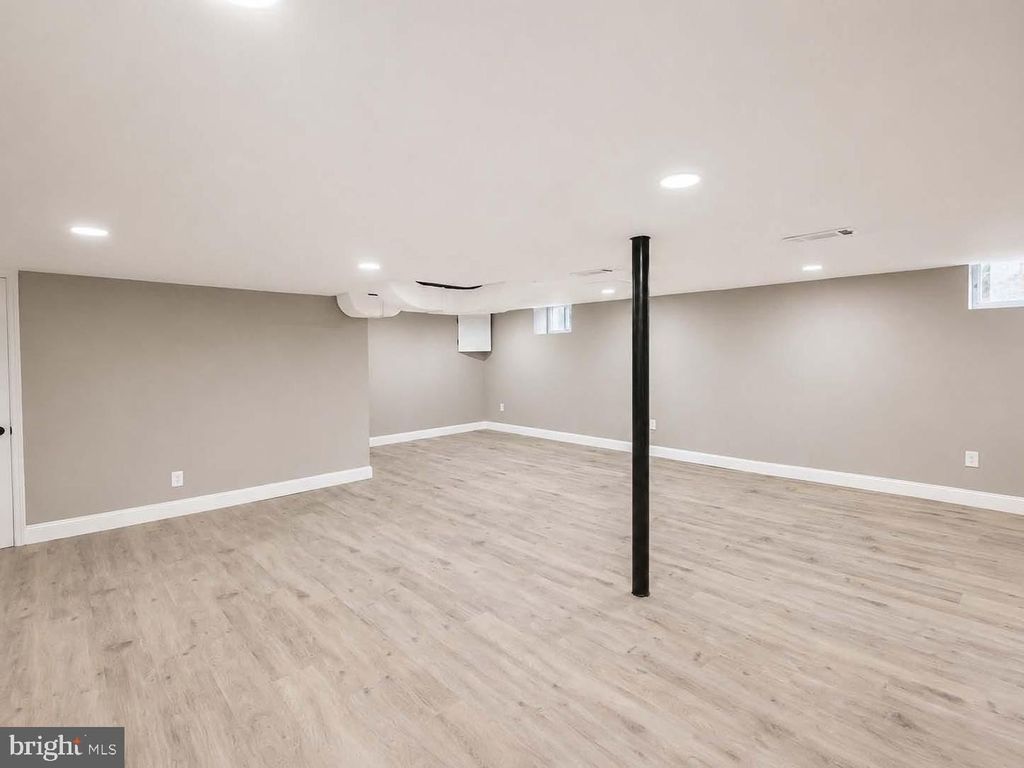 Image 32 of property listing at 7508 KENLEA AVE, Baltimore, MD 21236