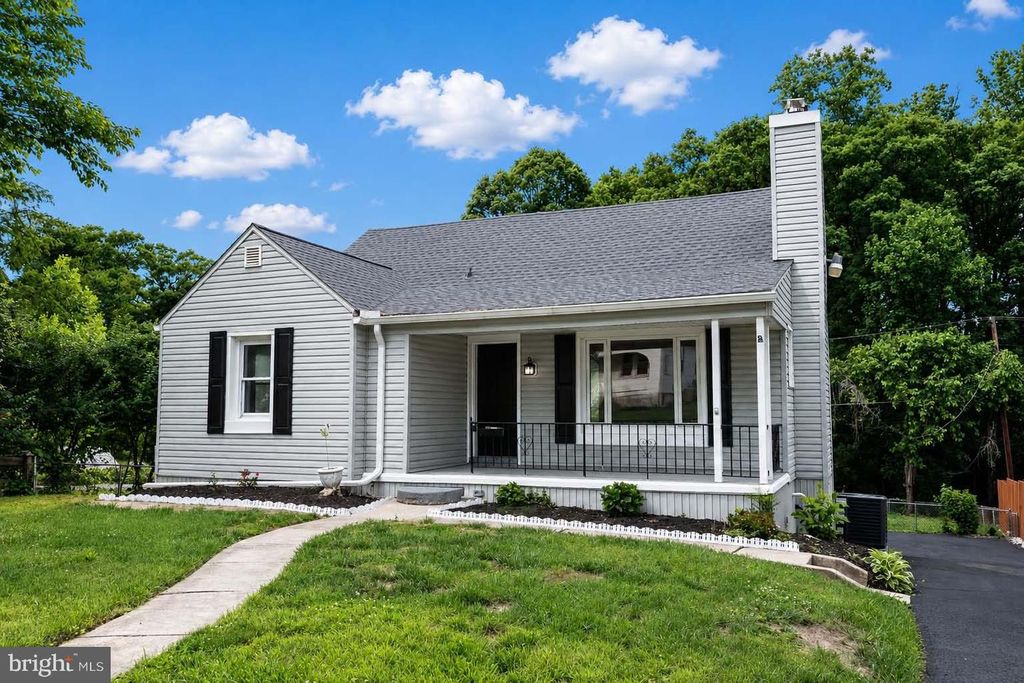 Image 4 of property listing at 7508 KENLEA AVE, Baltimore, MD 21236