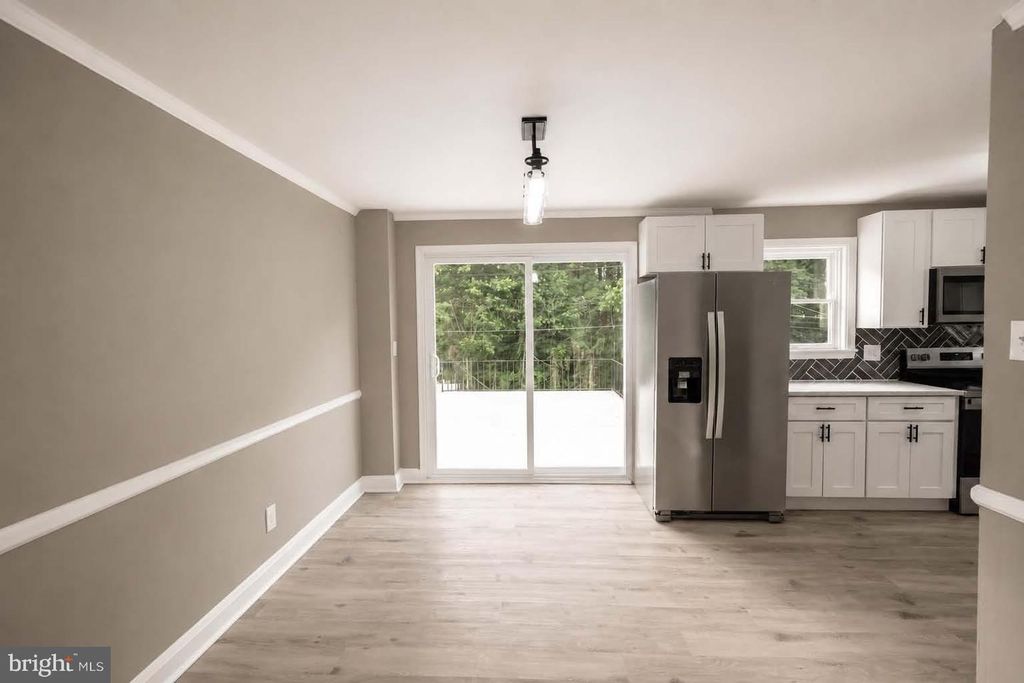 Image 9 of property listing at 7508 KENLEA AVE, Baltimore, MD 21236