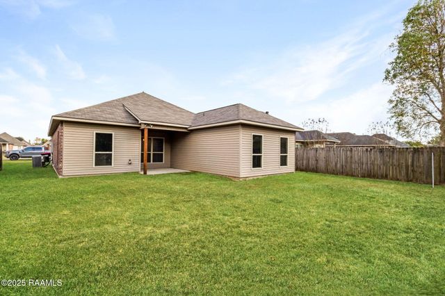 109 Sunny Oak Trail, Carencro, LA 70520
