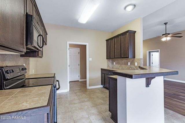 109 Sunny Oak Trail, Carencro, LA 70520