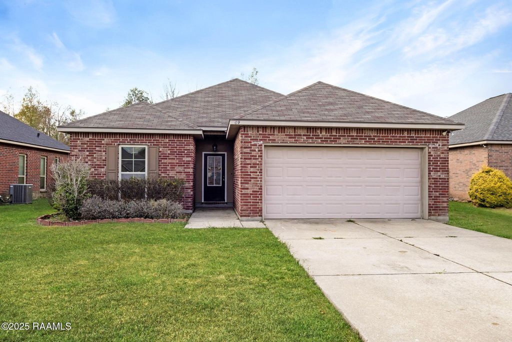 109 Sunny Oak Trail, Carencro, LA 70520