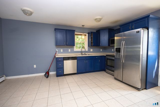 10 Russell Avenue, Brooklyn, CT 06234