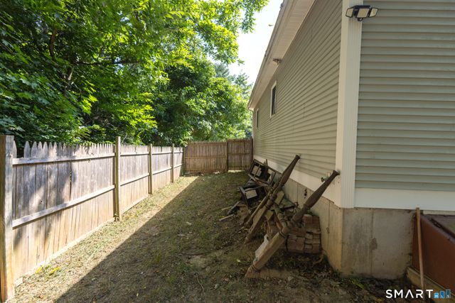 10 Russell Avenue, Brooklyn, CT 06234