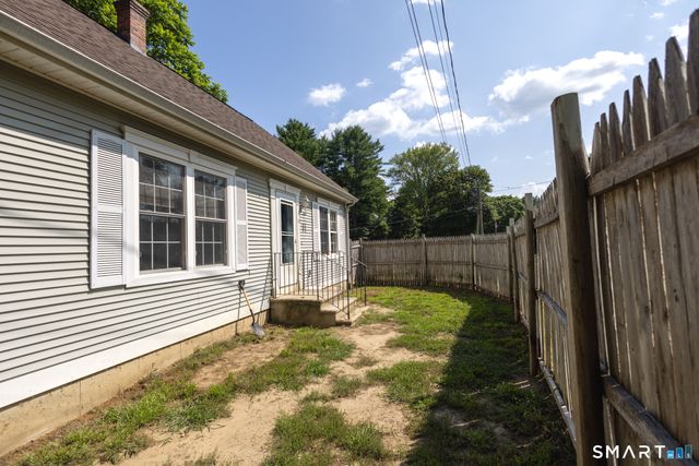10 Russell Avenue, Brooklyn, CT 06234