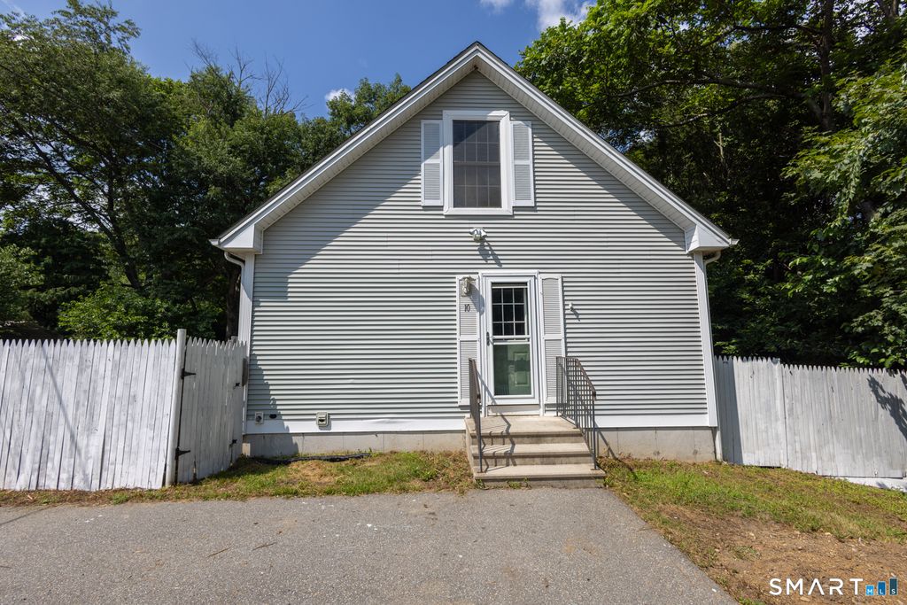 10 Russell Avenue, Brooklyn, CT 06234