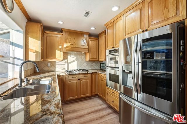 22042 Grovepark Drive, Saugus (santa Clarita), CA 91350