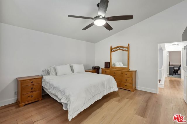 22042 Grovepark Drive, Saugus (santa Clarita), CA 91350