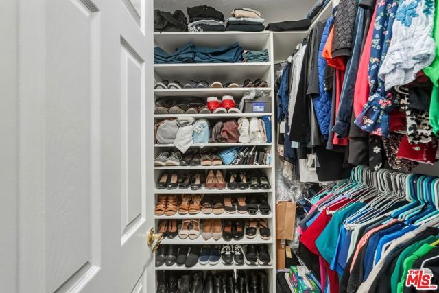 22042 Grovepark Drive, Saugus (santa Clarita), CA 91350