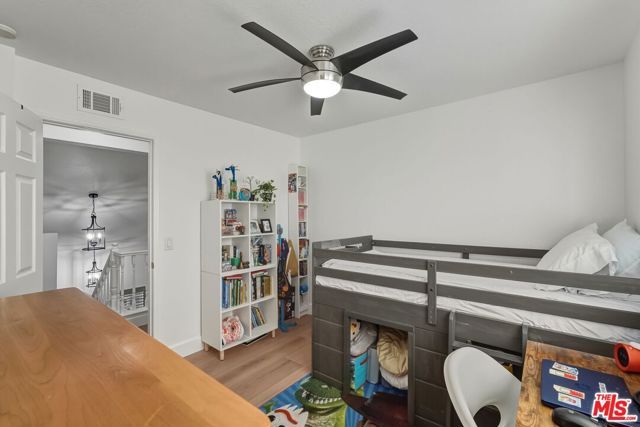 22042 Grovepark Drive, Saugus (santa Clarita), CA 91350