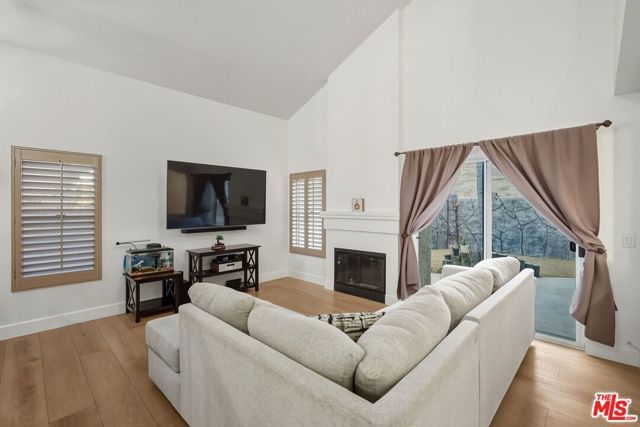 22042 Grovepark Drive, Saugus (santa Clarita), CA 91350