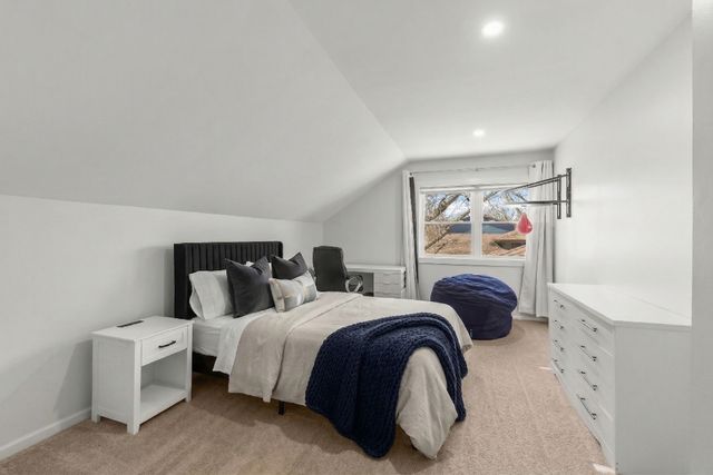 1301 Peshtigo Avenue, Naperville, IL 60564