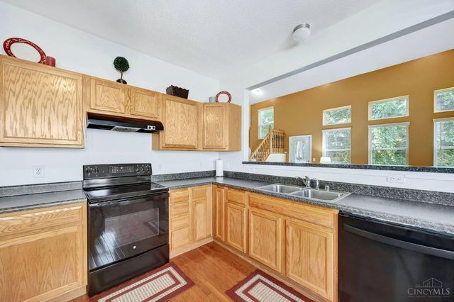 2348 Oaktree Place, Cincinnati, OH 45238