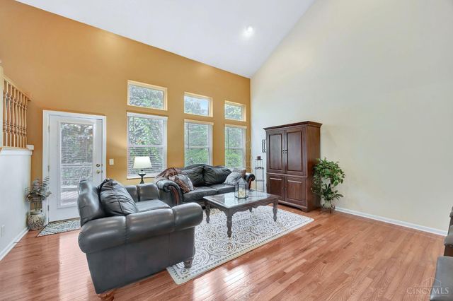 2348 Oaktree Place, Cincinnati, OH 45238