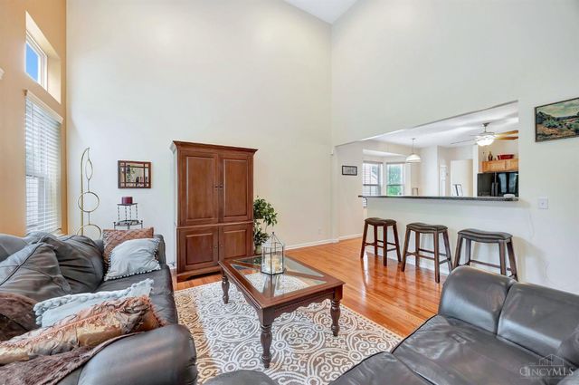 2348 Oaktree Place, Cincinnati, OH 45238