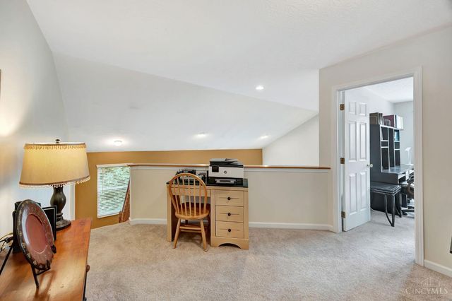 2348 Oaktree Place, Cincinnati, OH 45238