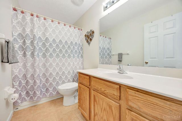 2348 Oaktree Place, Cincinnati, OH 45238