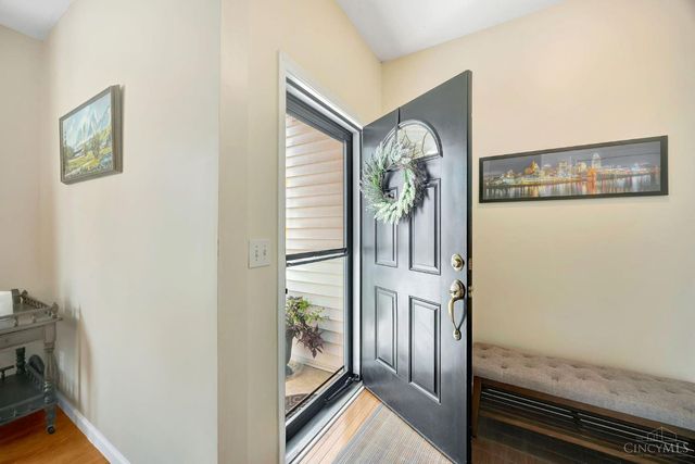 2348 Oaktree Place, Cincinnati, OH 45238