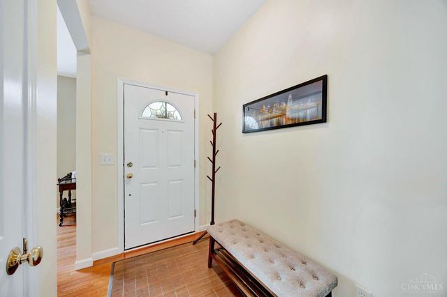 2348 Oaktree Place, Cincinnati, OH 45238