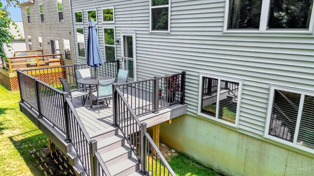 2348 Oaktree Place, Cincinnati, OH 45238