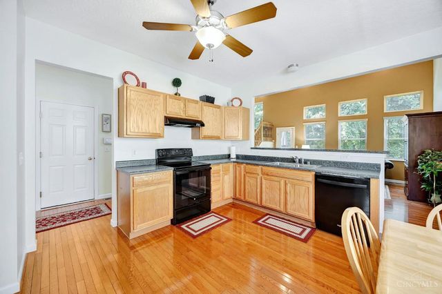 2348 Oaktree Place, Cincinnati, OH 45238