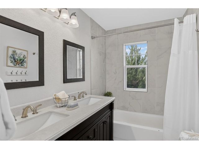 4017 Frederick Cir, Longmont, CO 80503