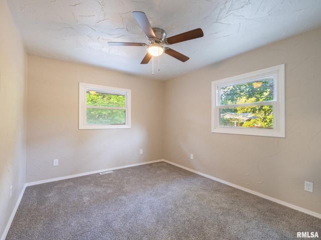 7711 LINDEN Lane, Delavan, IL 61734