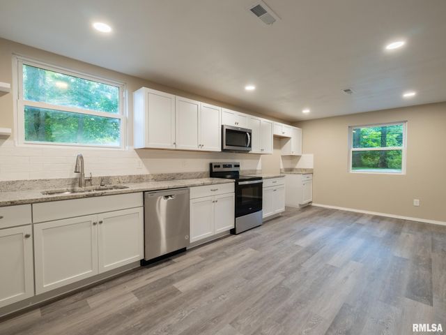 7711 LINDEN Lane, Delavan, IL 61734