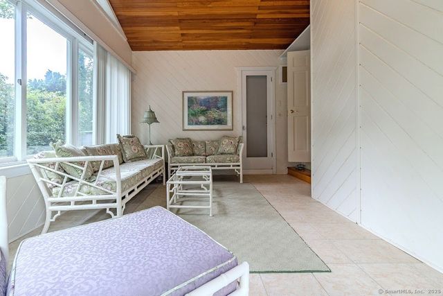 5 Coachmen Lane, Newington, CT 06111