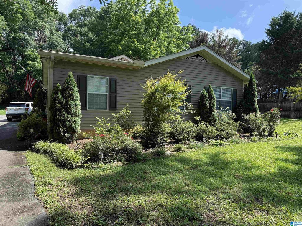 7093 US HIGHWAY 11, Springville, AL 35146