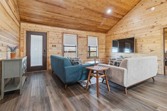 1591 Scull RD, Martindale, TX 78666